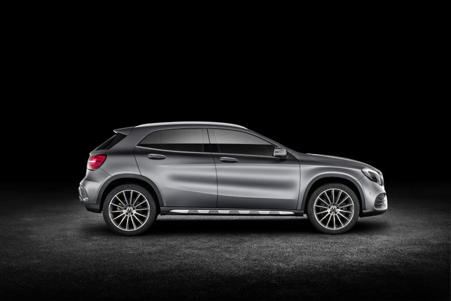  Mercedes-Benz GLA250 4Matic AMG Line 2017 года  (WW) (фото 5 из 13)